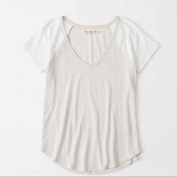 Abercrombie & Fitch Tops - BRAND NEW!! Abercrombie cream colorblock V neck